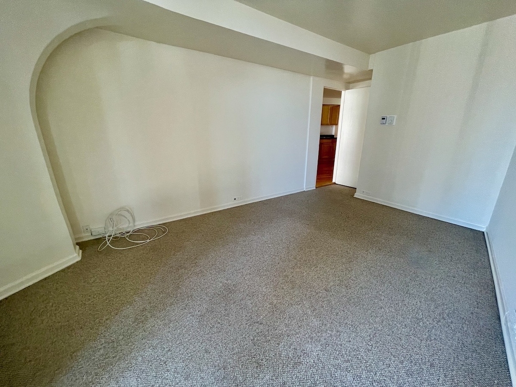 300 N State Street - Photo 7
