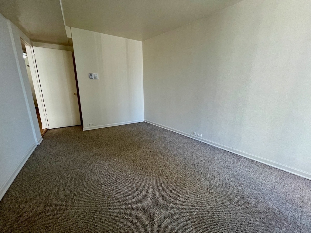 300 N State Street - Photo 6