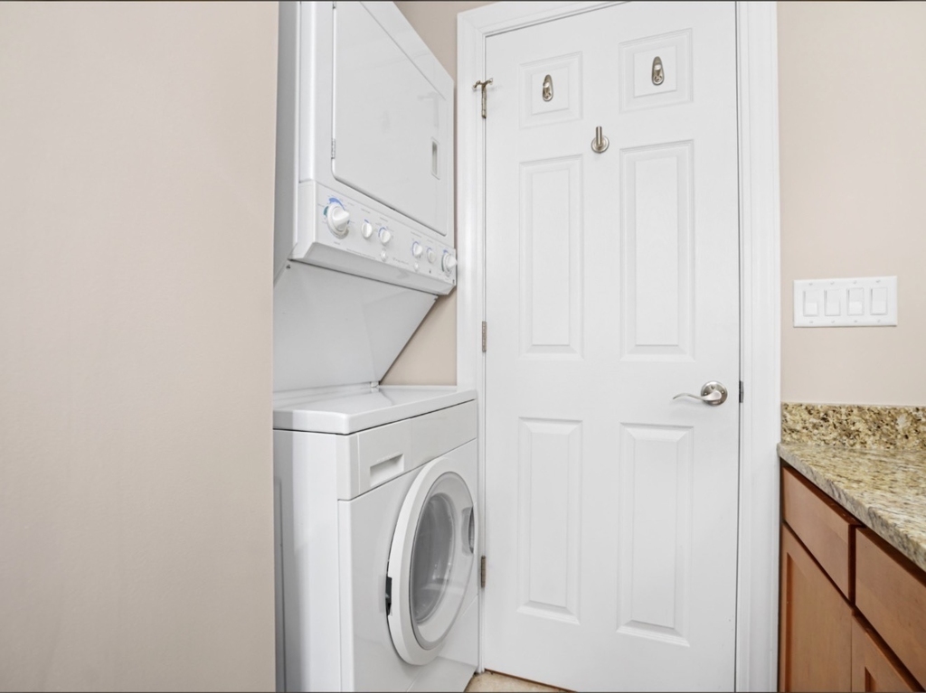 7651 W Addison Street - Photo 3