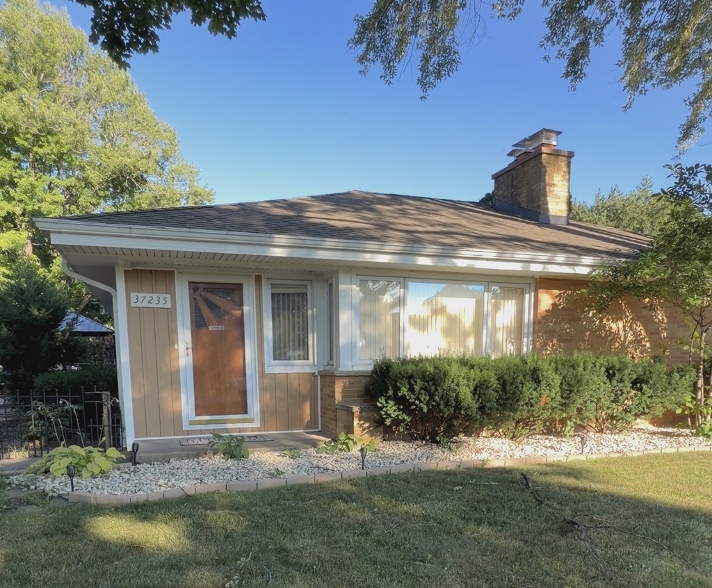 37235 N Hillside Drive - Photo 2
