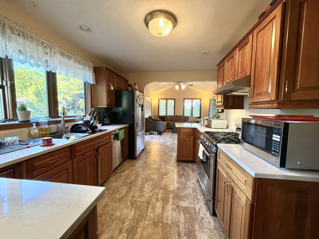 37235 N Hillside Drive - Photo 5