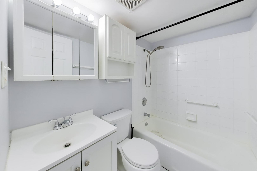 9840 W 153rd Street - Photo 13
