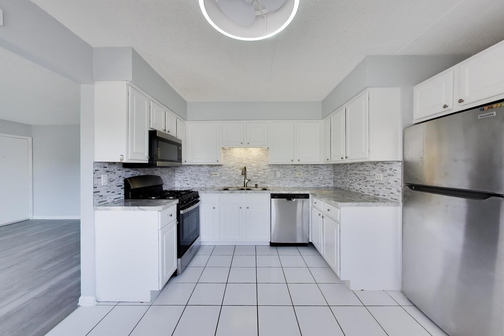 9840 W 153rd Street - Photo 6