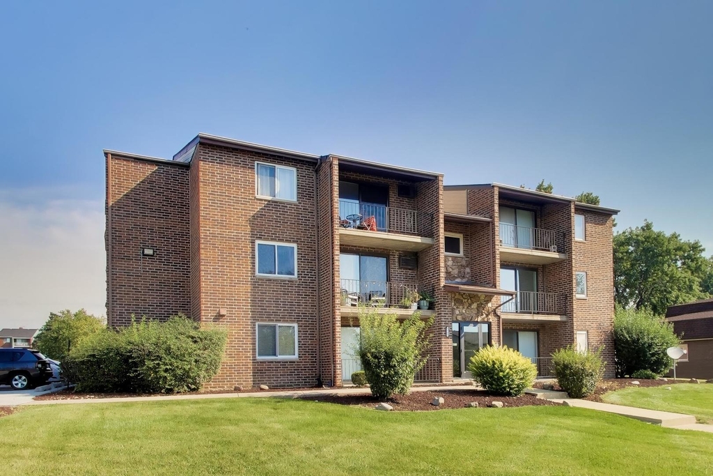 9840 W 153rd Street - Photo 0