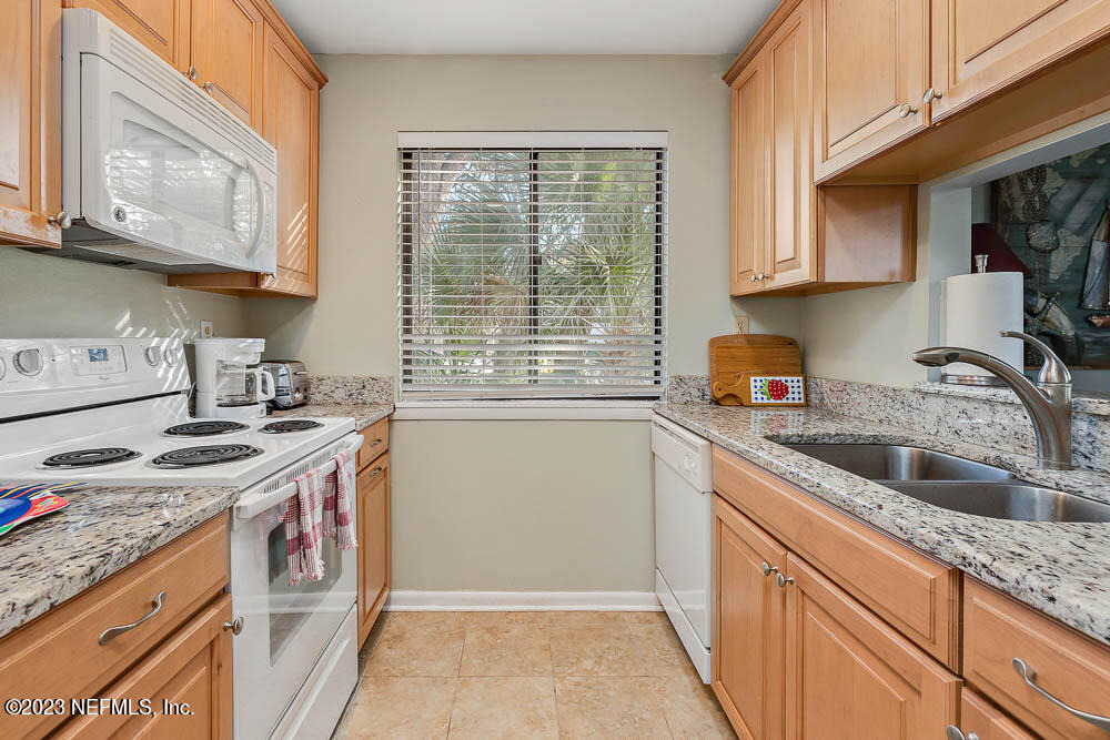 741 Spinnakers Reach Drive - Photo 5