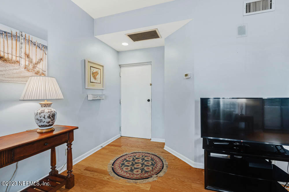 741 Spinnakers Reach Drive - Photo 9
