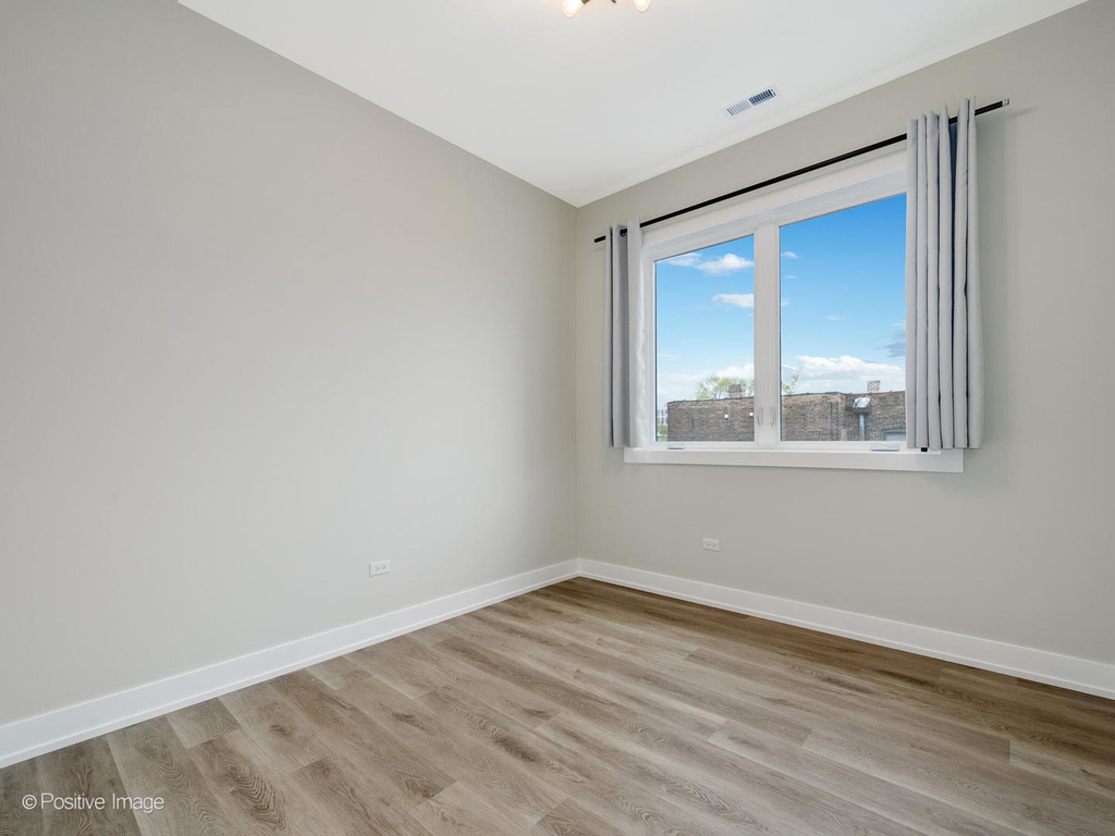 4117 S Indiana Avenue - Photo 5