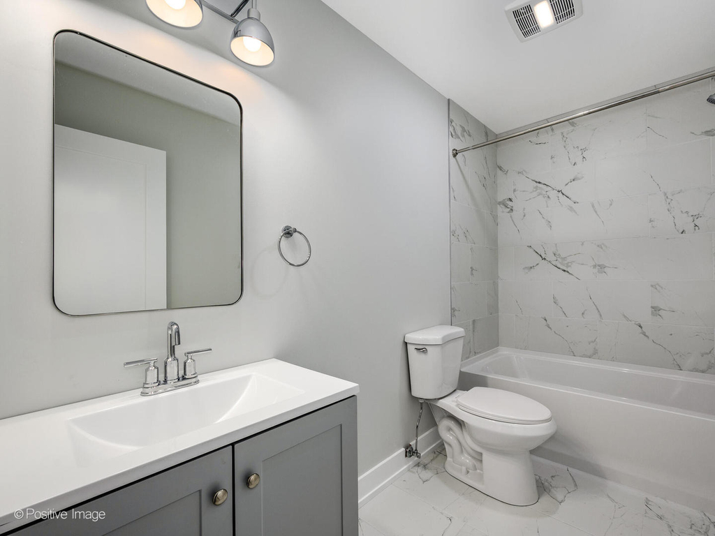4117 S Indiana Avenue - Photo 4