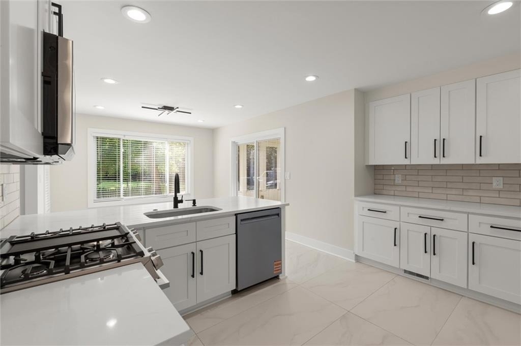 404 Way Bridge Court Ne - Photo 8