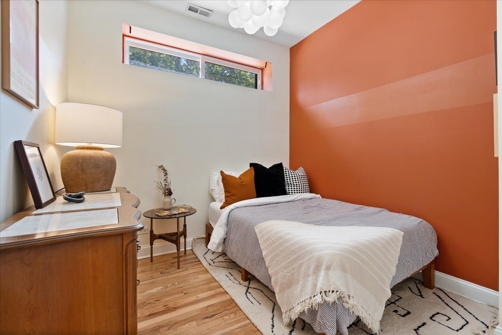 1861 N Hoyne Avenue - Photo 15