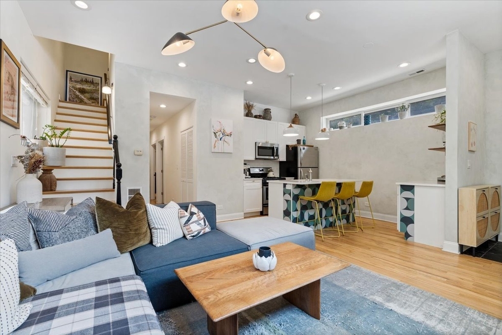 1861 N Hoyne Avenue - Photo 5