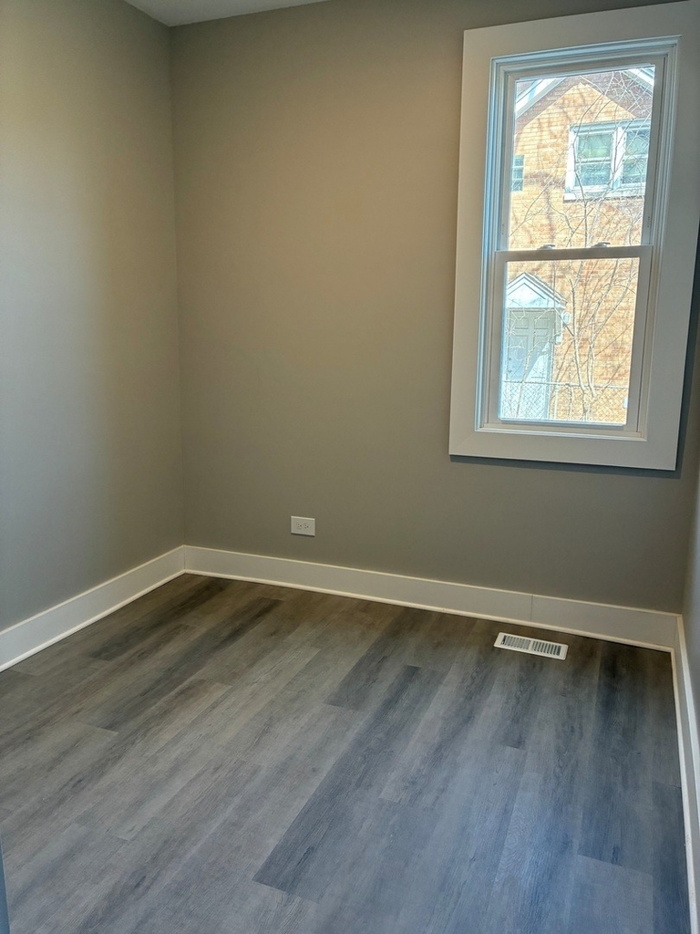 1542 Victoria Avenue - Photo 9