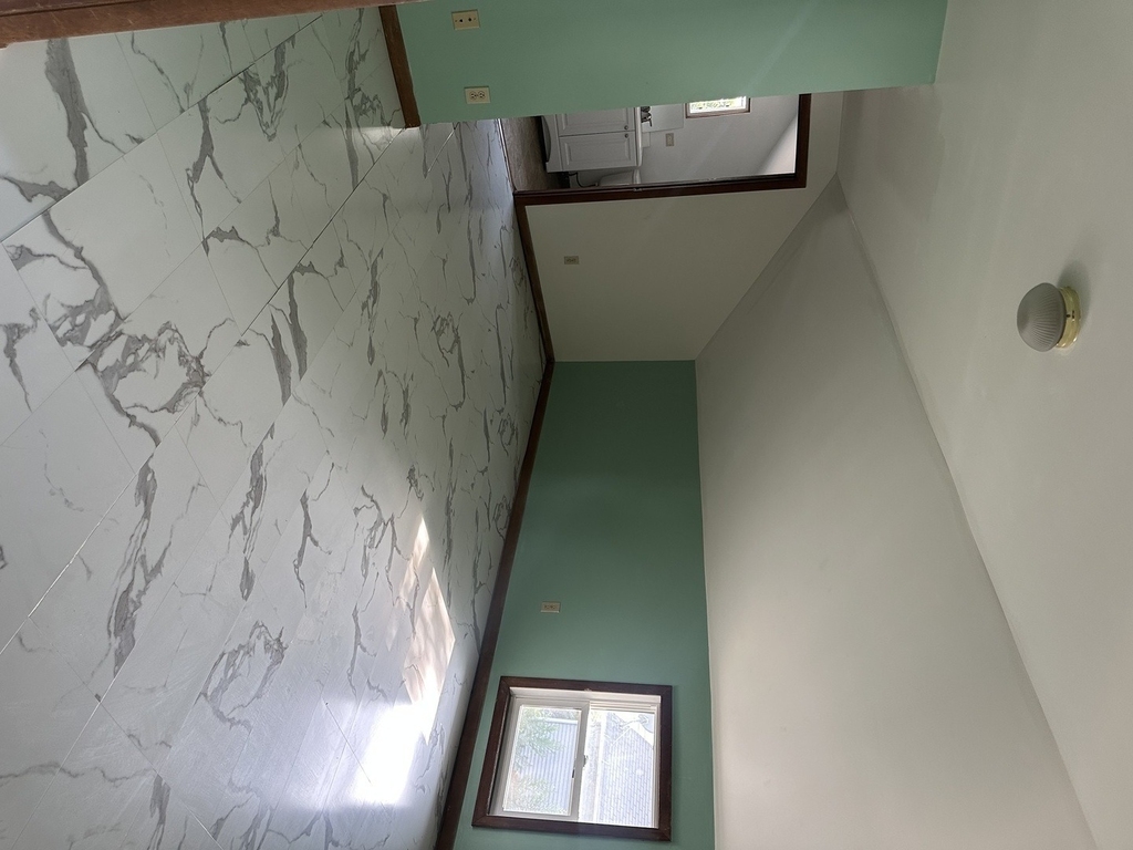 108 E Webster Street - Photo 2