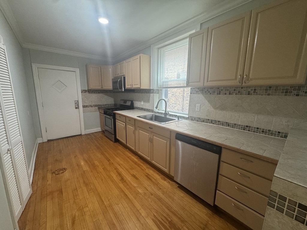 5405 N Sawyer Avenue - Photo 4