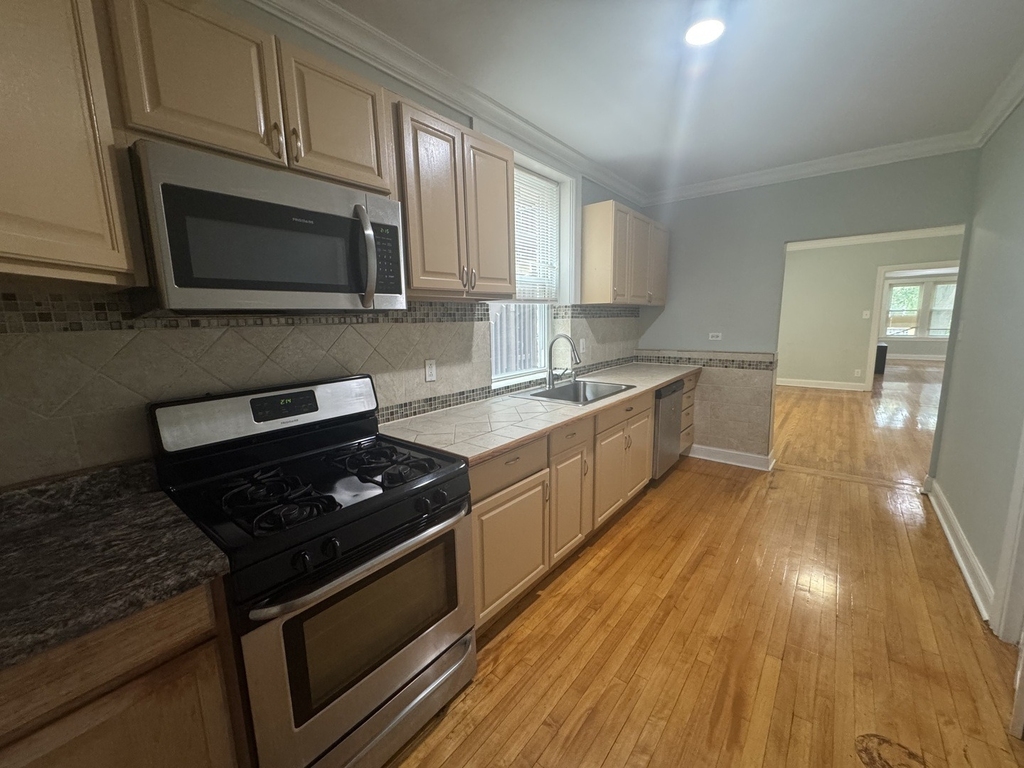 5405 N Sawyer Avenue - Photo 5