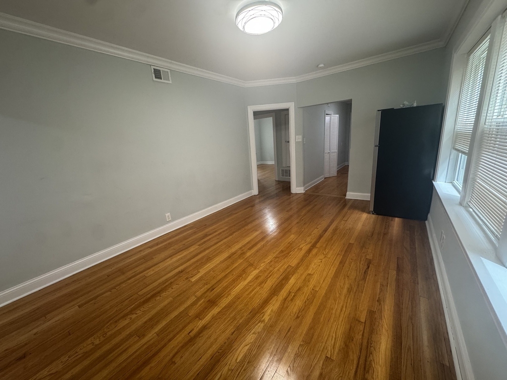 5405 N Sawyer Avenue - Photo 3
