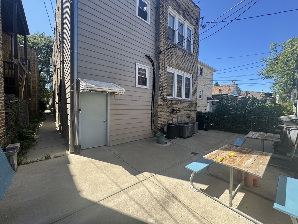 5405 N Sawyer Avenue - Photo 11