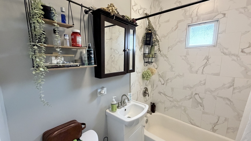 3153 W Augusta Boulevard - Photo 11