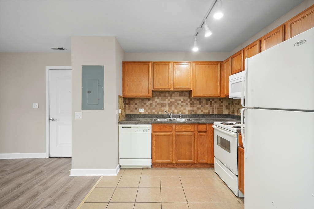 3423 Ridgeland Avenue - Photo 8