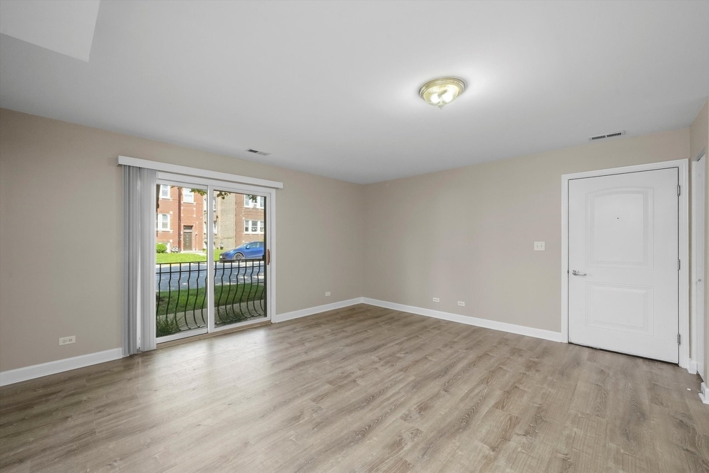 3423 Ridgeland Avenue - Photo 1