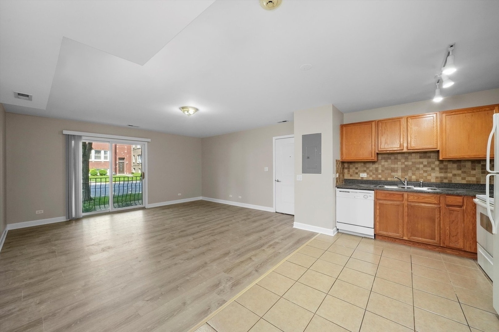 3423 Ridgeland Avenue - Photo 4