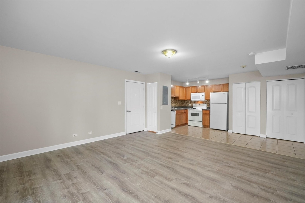 3423 Ridgeland Avenue - Photo 3