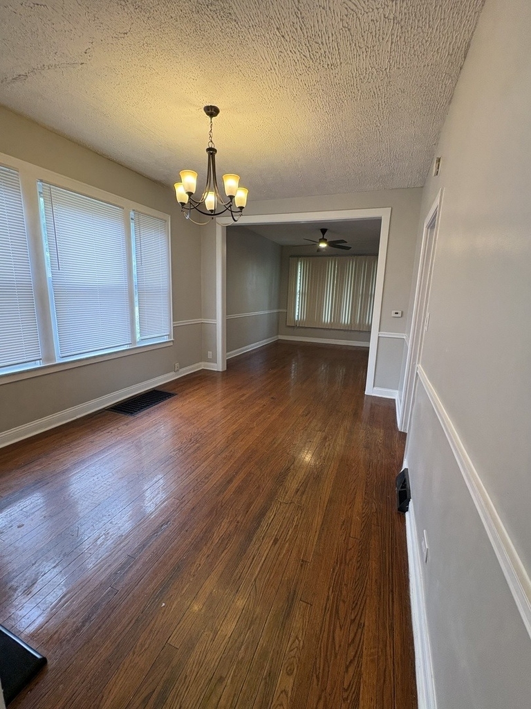 9331 S Evans Avenue - Photo 2