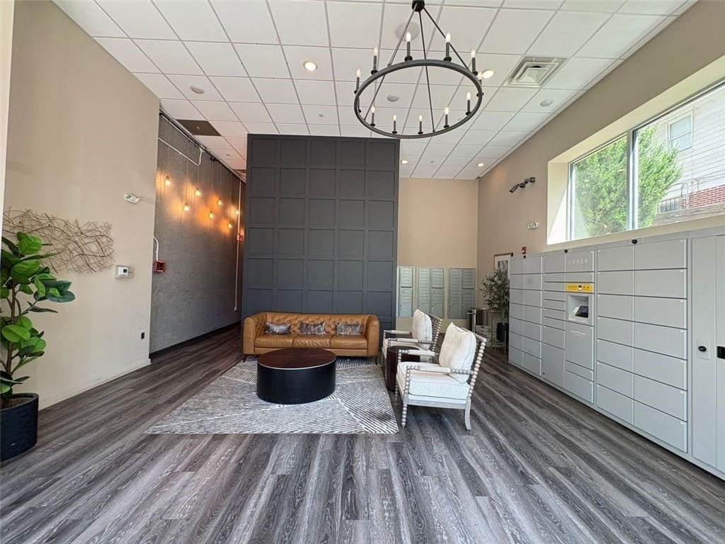 525 Parkway Drive Ne - Photo 2