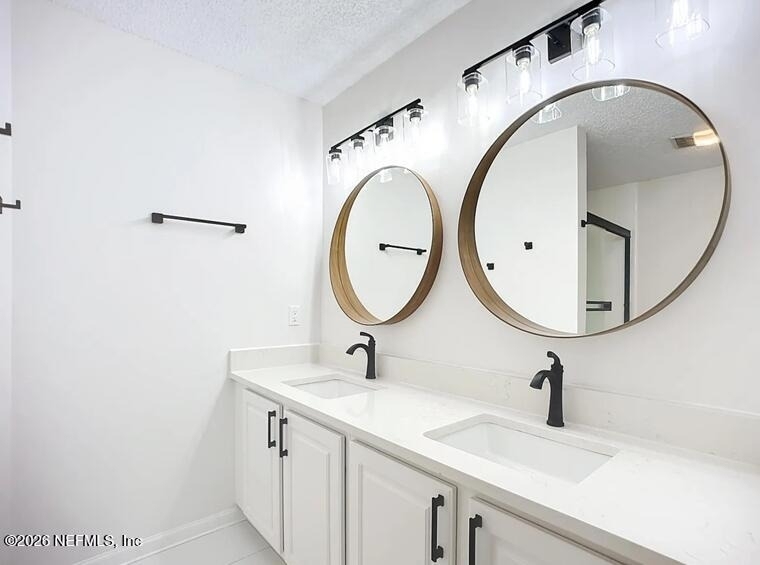 13715 Richmond Park Drive N - Photo 13