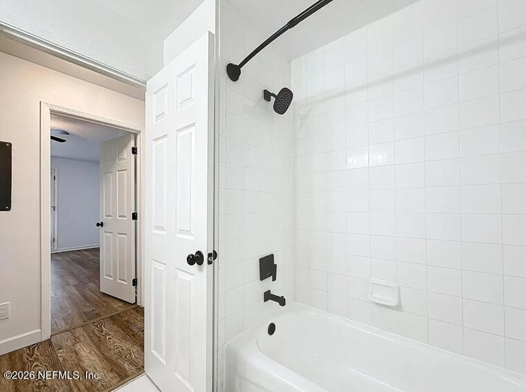 13715 Richmond Park Drive N - Photo 18