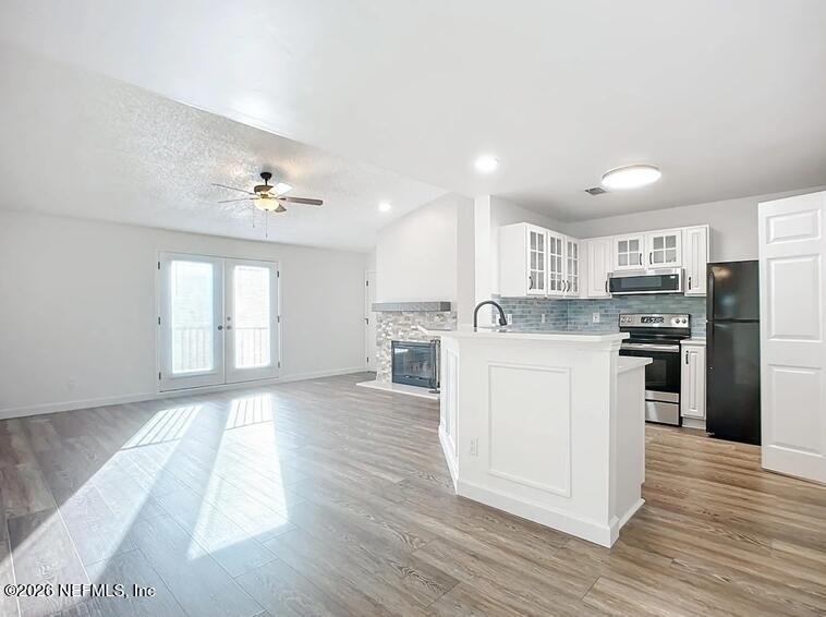 13715 Richmond Park Drive N - Photo 3