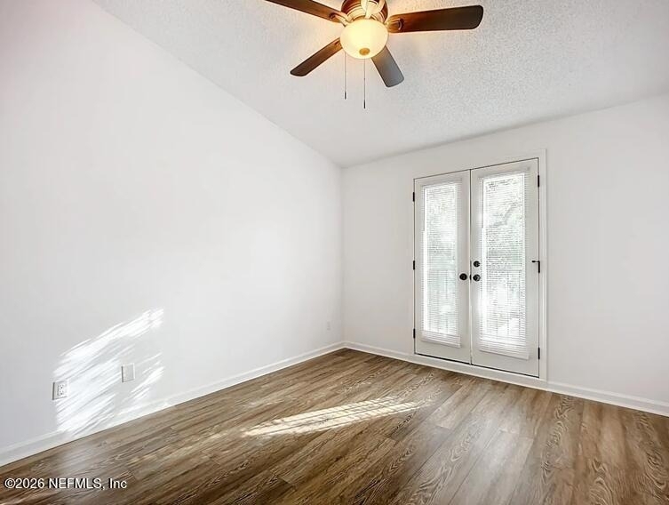 13715 Richmond Park Drive N - Photo 15