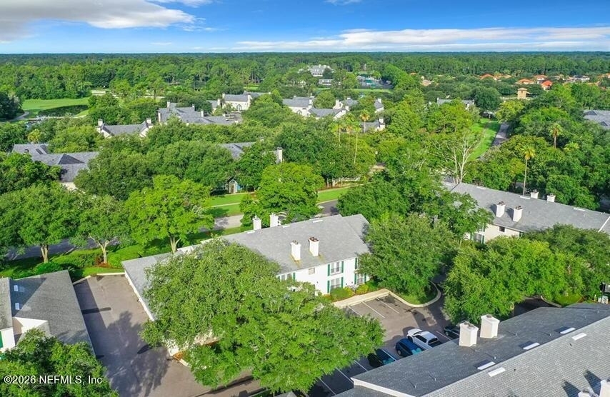13715 Richmond Park Drive N - Photo 2