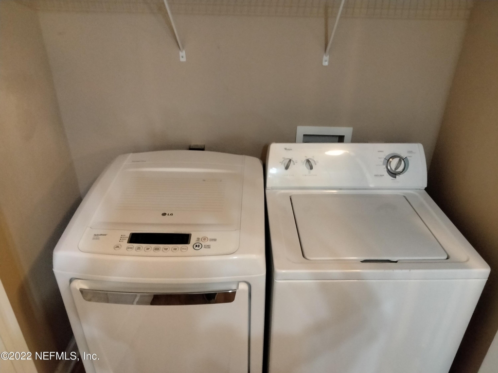 8290 Gate Parkway W - Photo 32