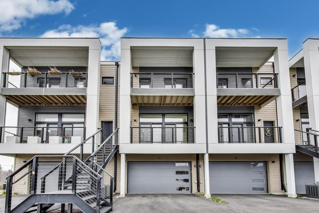 12 Golden Sunset Drive - Photo 0