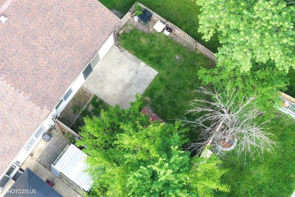 1405 Merrimac Lane N - Photo 40