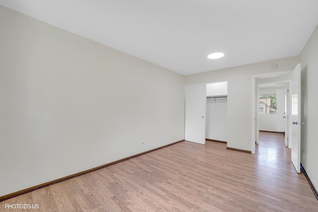 1405 Merrimac Lane N - Photo 27