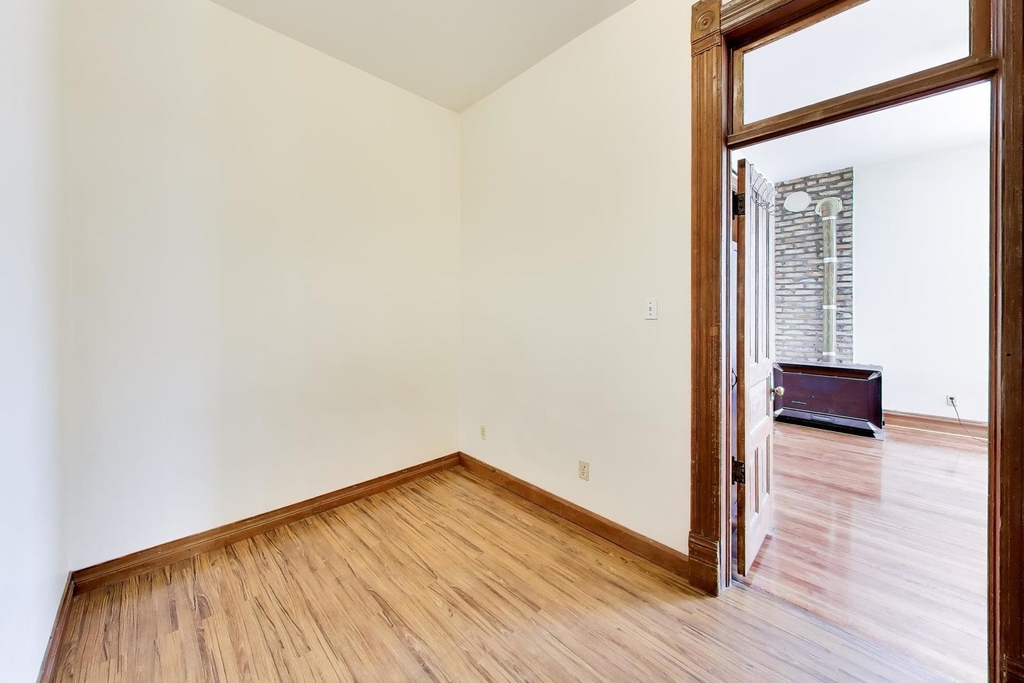 2338 S Blue Island Avenue - Photo 14