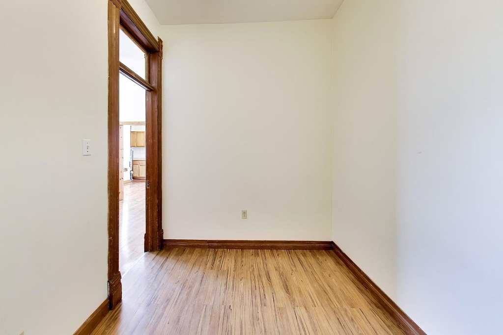 2338 S Blue Island Avenue - Photo 15