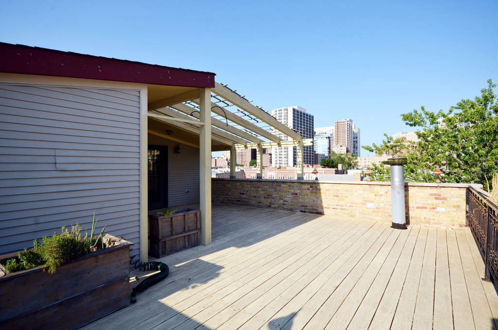 622 W Briar Place - Photo 26