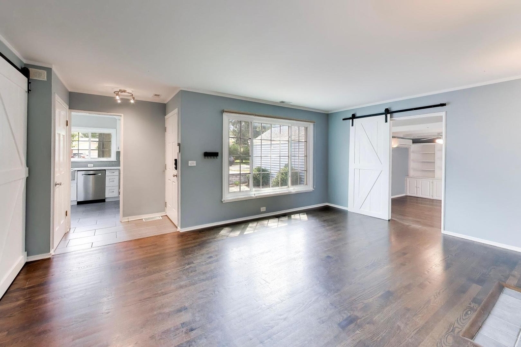 1706 Illinois Road - Photo 3