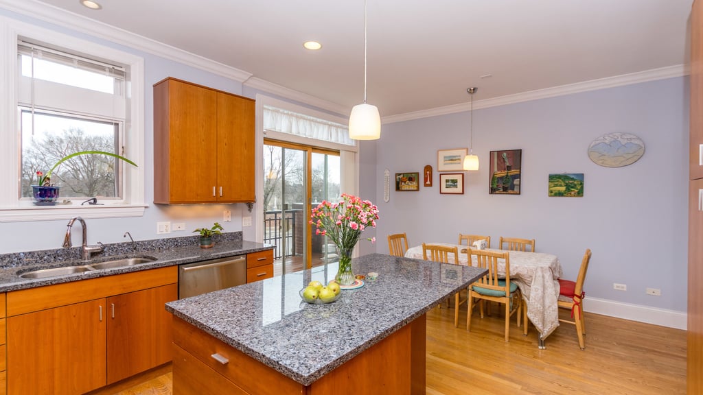 4113 N Southport Avenue - Photo 9
