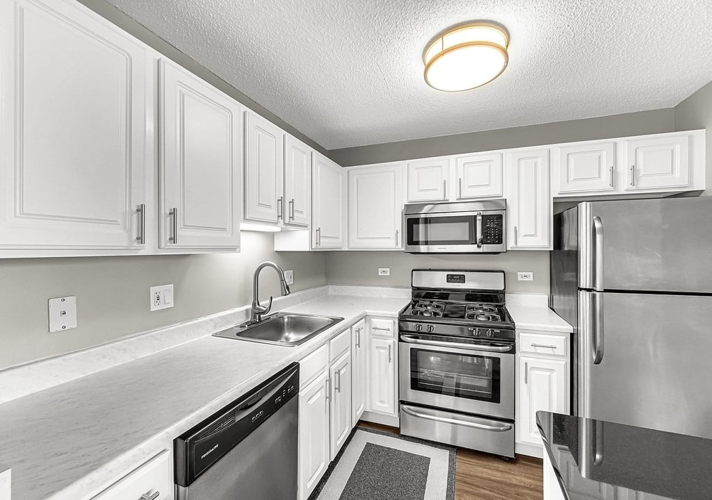 545 N Dearborn Street - Photo 8