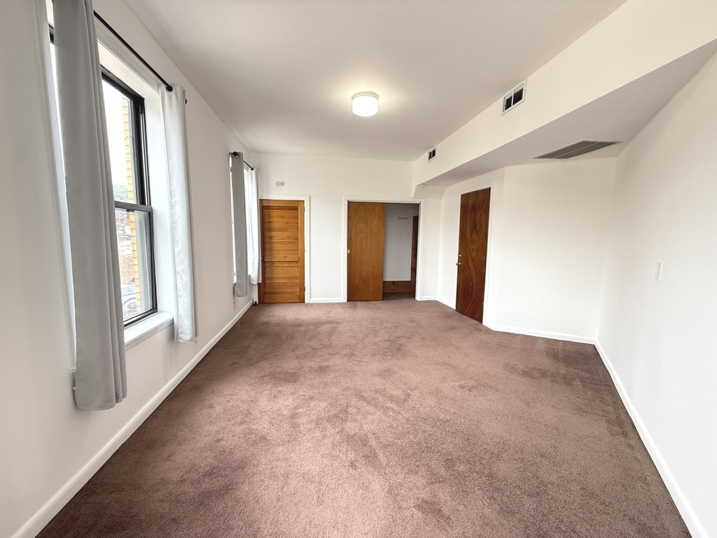 1524 W Jarvis Avenue - Photo 8