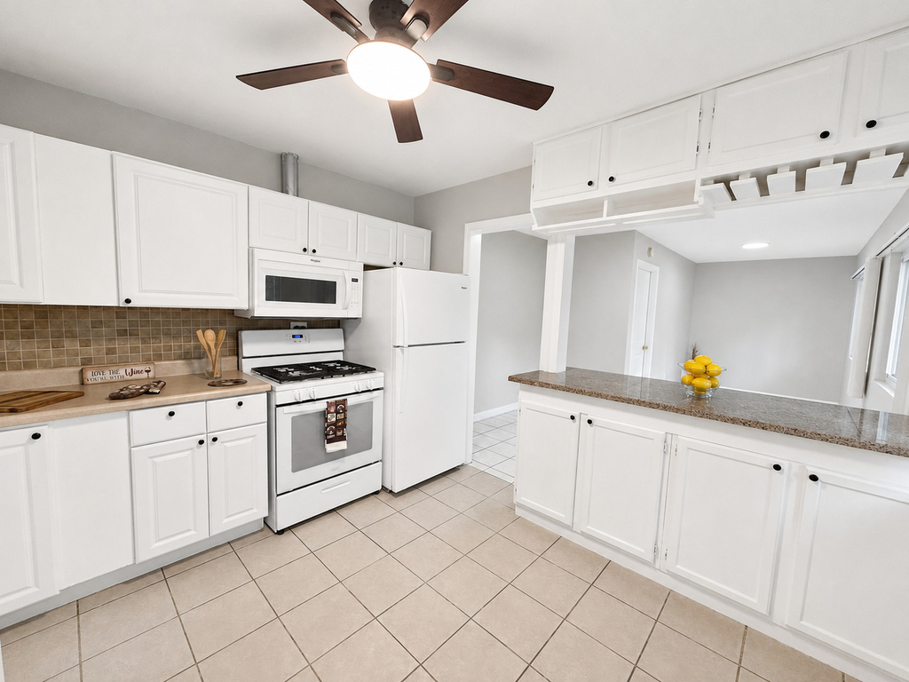 6847 Hawthorne Lane - Photo 10