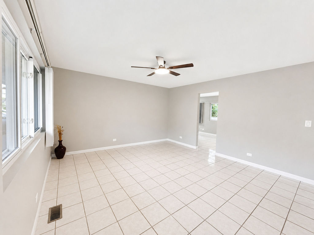 6847 Hawthorne Lane - Photo 3