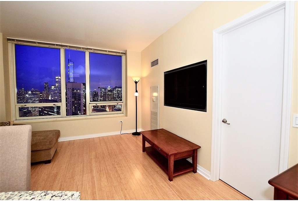 33 W Ontario Street - Photo 4