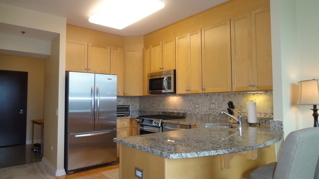 33 W Ontario Street - Photo 3