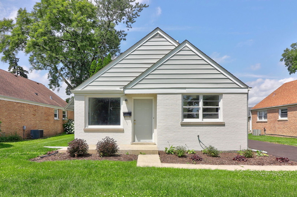 112 S Iowa Avenue - Photo 0
