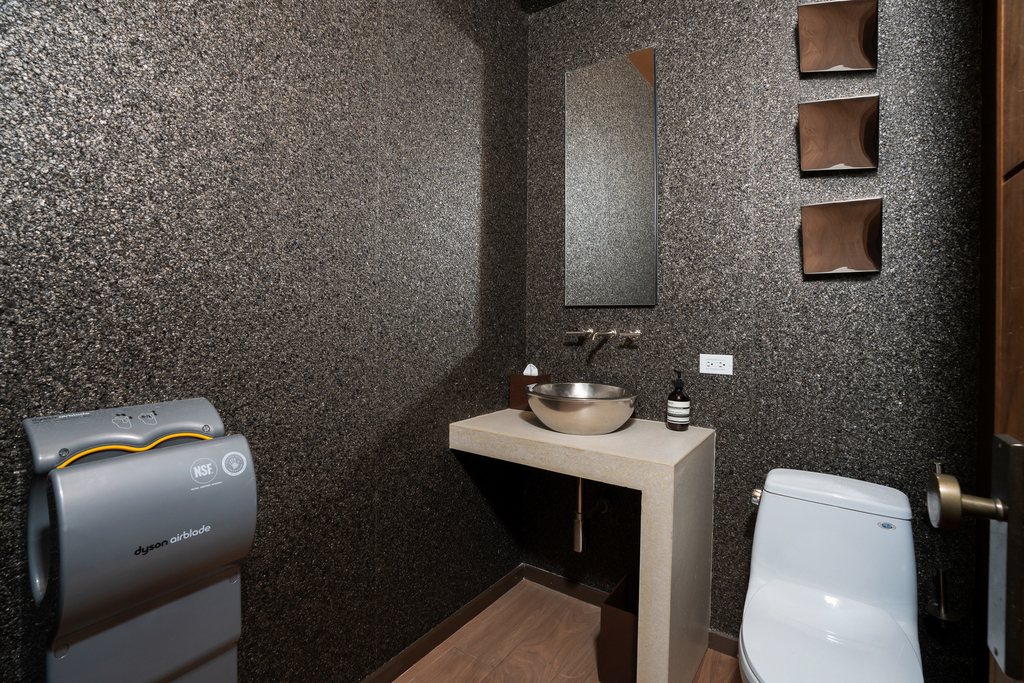 175 E Delaware Place - Photo 33